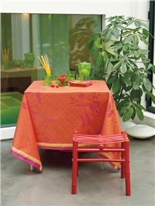 Pois Gourmands laminated cloth in Paprika size 69x69 square