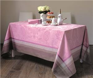 Isaphire french table linens in White