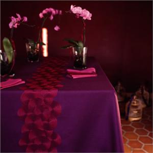 Ambre embroidered tablecloth size 67x98 square