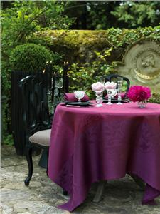 Venezia 100% linen tablecloth in Purple