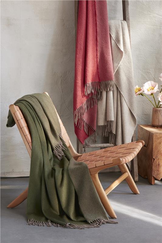 Harris wool cashmere silk throw blanket sized 55x70 imported from Italy