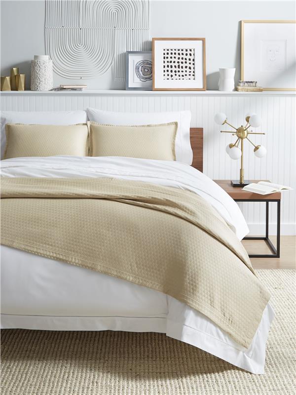 Full/Queen Coverlet 96X100 - Favo Collection - By Sferra