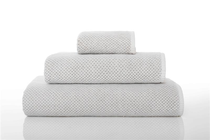 Linen Waffle Bath towels in White or in Natural by Graccioza