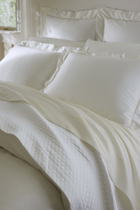 Giotto white Queen Shams set of 4 by Sferra